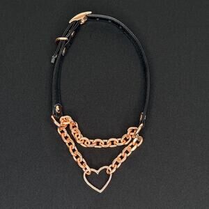 Play in velvet choker necklace